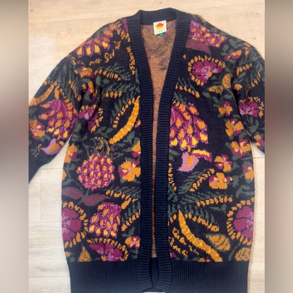 Colorful Patterned Women's Sweater - Picture 5 of 9